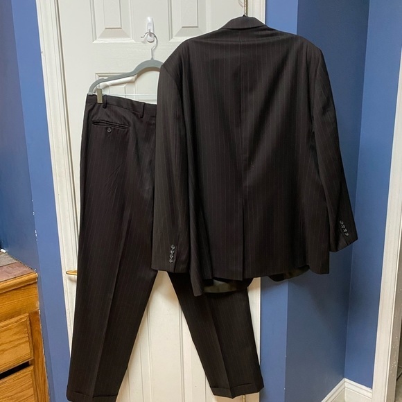 Chaps 40W X 32L 100% Wool
Brown striped Single breast  Men Suit - Picture 2 of 12